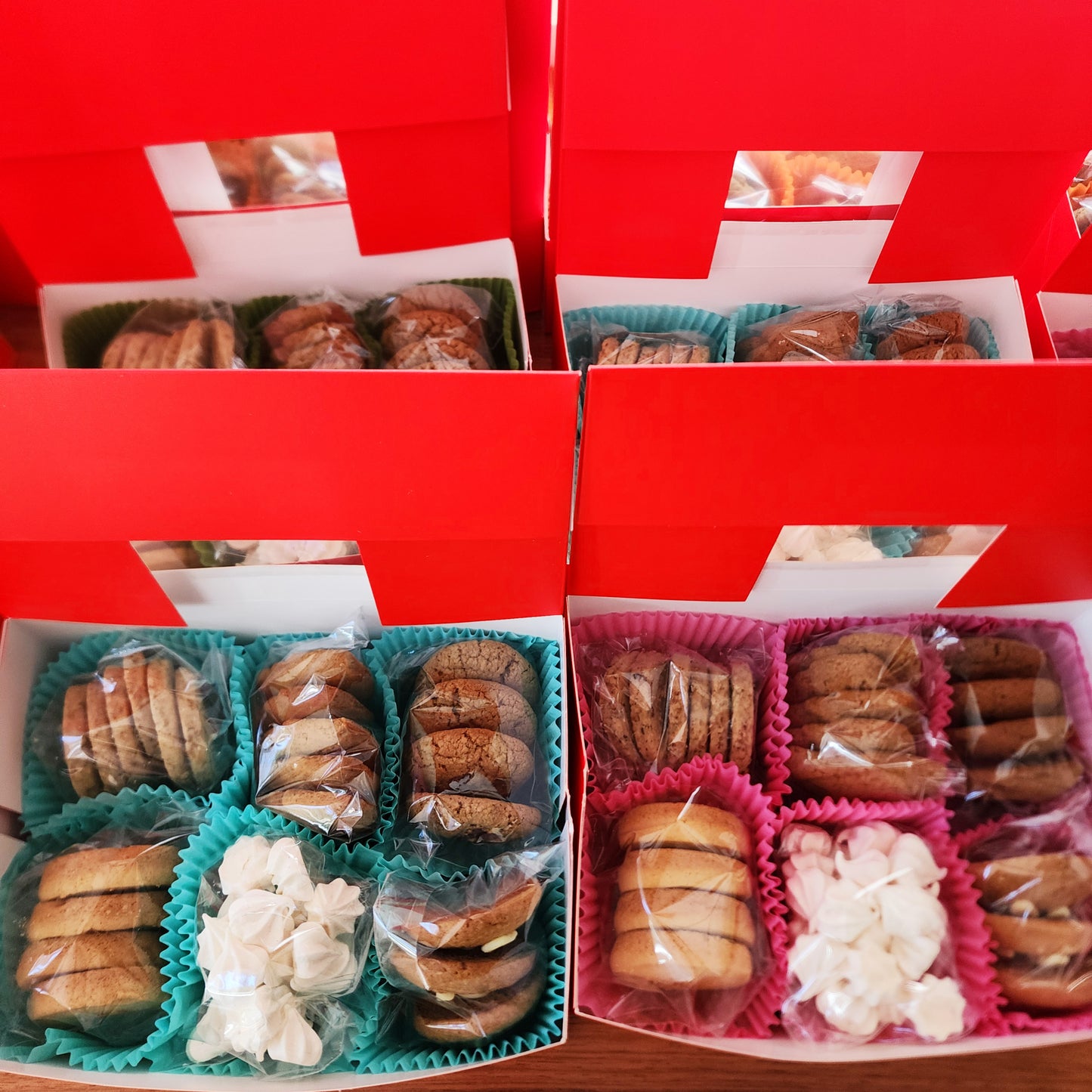 Coffret Gourmand : assortiment de biscuits et meringues
