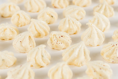 Assortiment de Meringues Lavande et Rose Sauvage du Québec